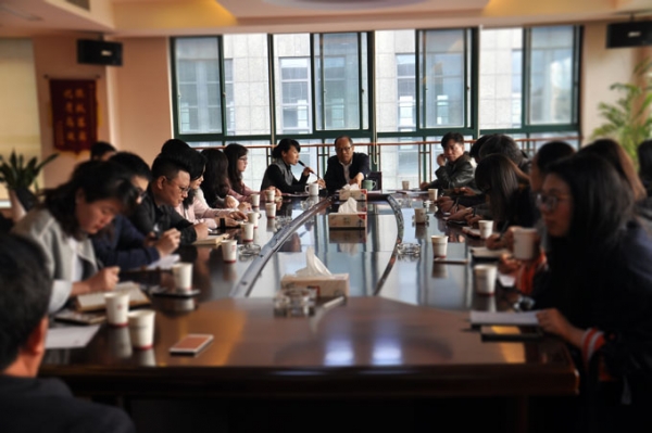 乐鱼网页版登录入口集团召开2017年度年轻人才培养专题座谈会